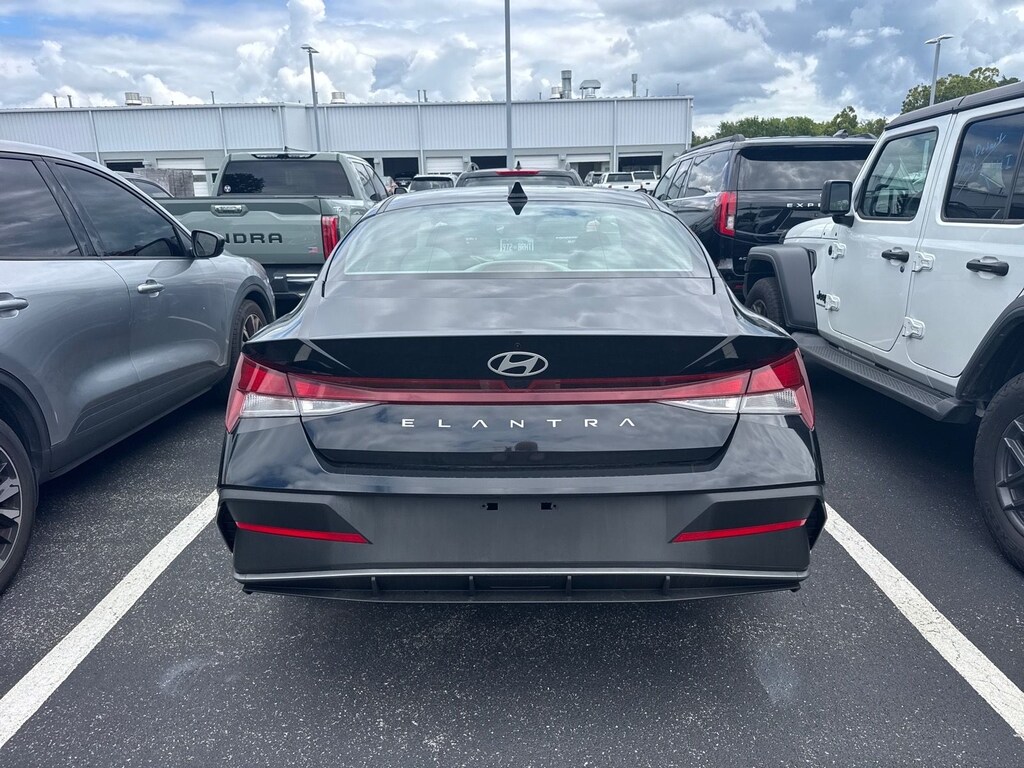 Used 2024 Hyundai Elantra SEL Sedan