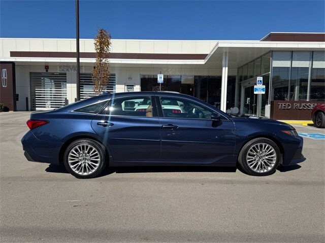 2020 Toyota Avalon Limited photo 4