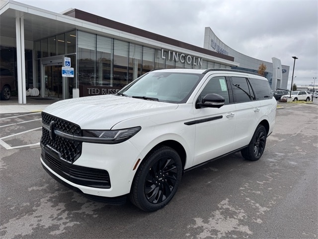 2025 Lincoln Navigator Reserve's photo