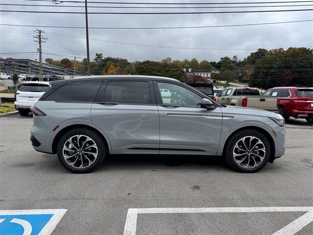 2026 Lincoln Nautilus Reserve photo 4