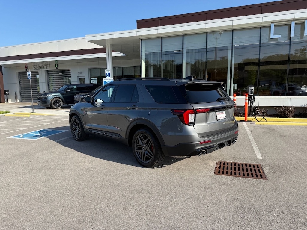 Used 2025 Ford Explorer ST SUV