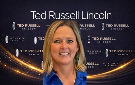 Staff member Holly Nicholson from ID_4ce848da3cc7