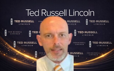 Staff member Kevin Fox from ID_19640d7123ba