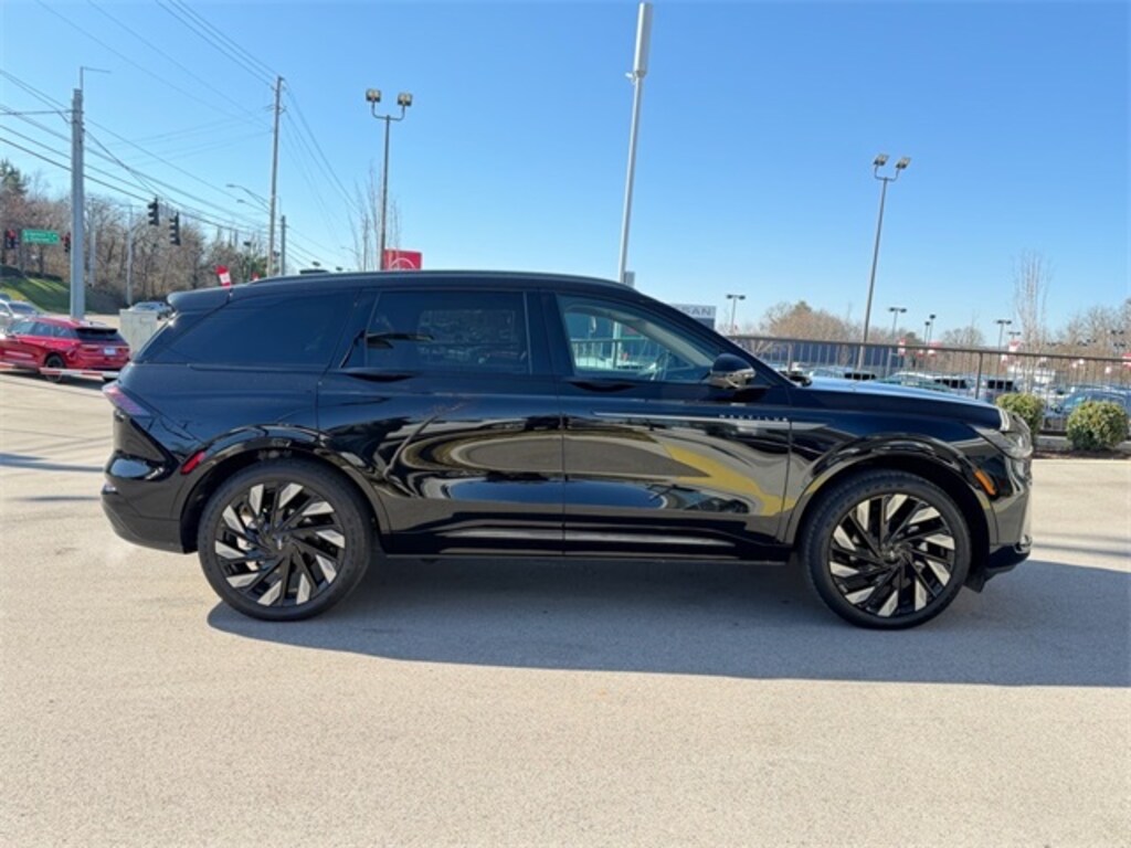 Used 2025 Lincoln Nautilus Reserve SUV