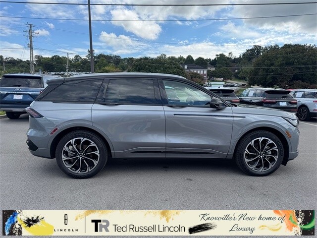 2025 Lincoln Nautilus Reserve photo 4