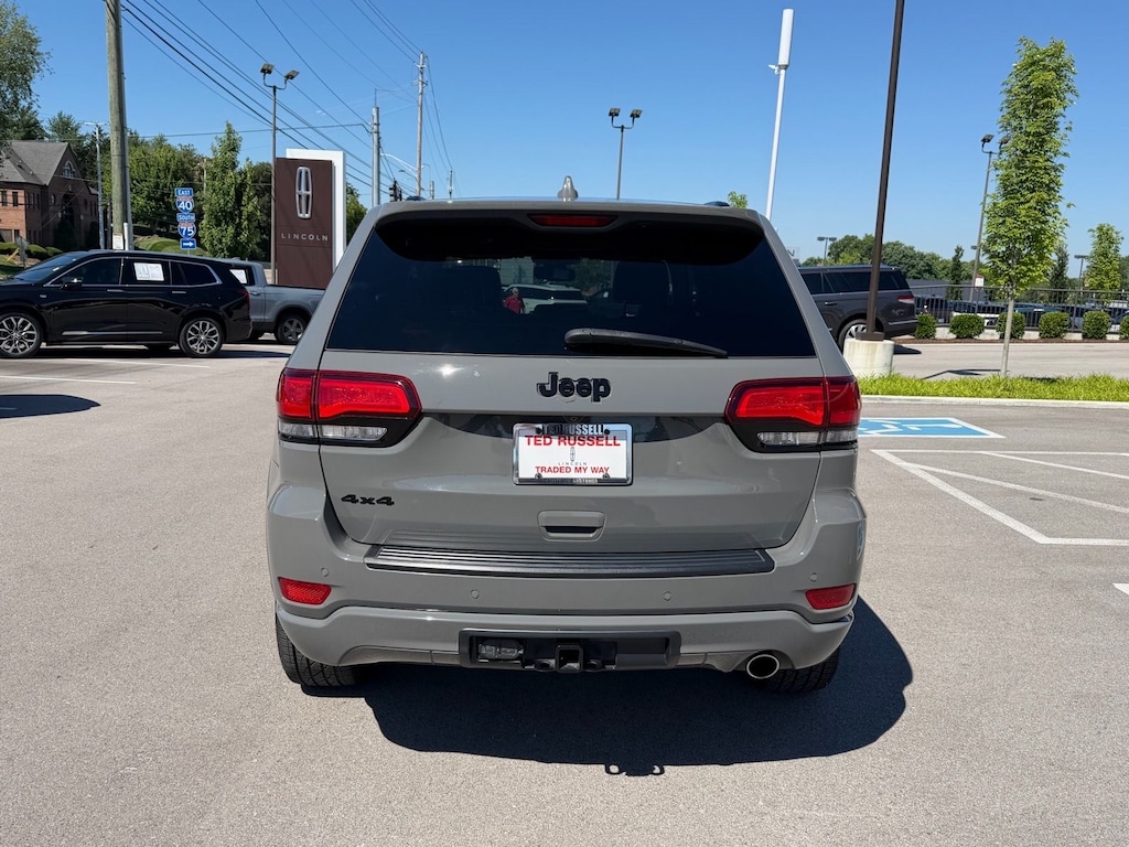 Used 2020 Jeep Grand Cherokee Laredo SUV