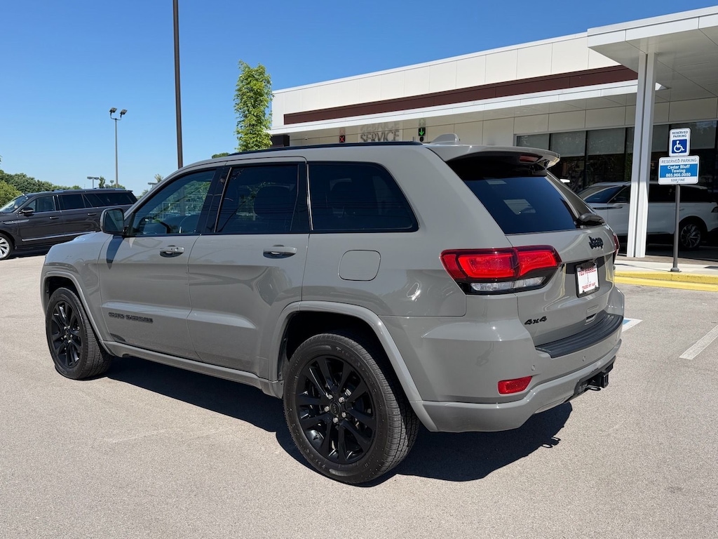 Used 2020 Jeep Grand Cherokee Laredo SUV