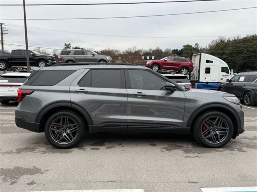 Used 2025 Ford Explorer ST SUV