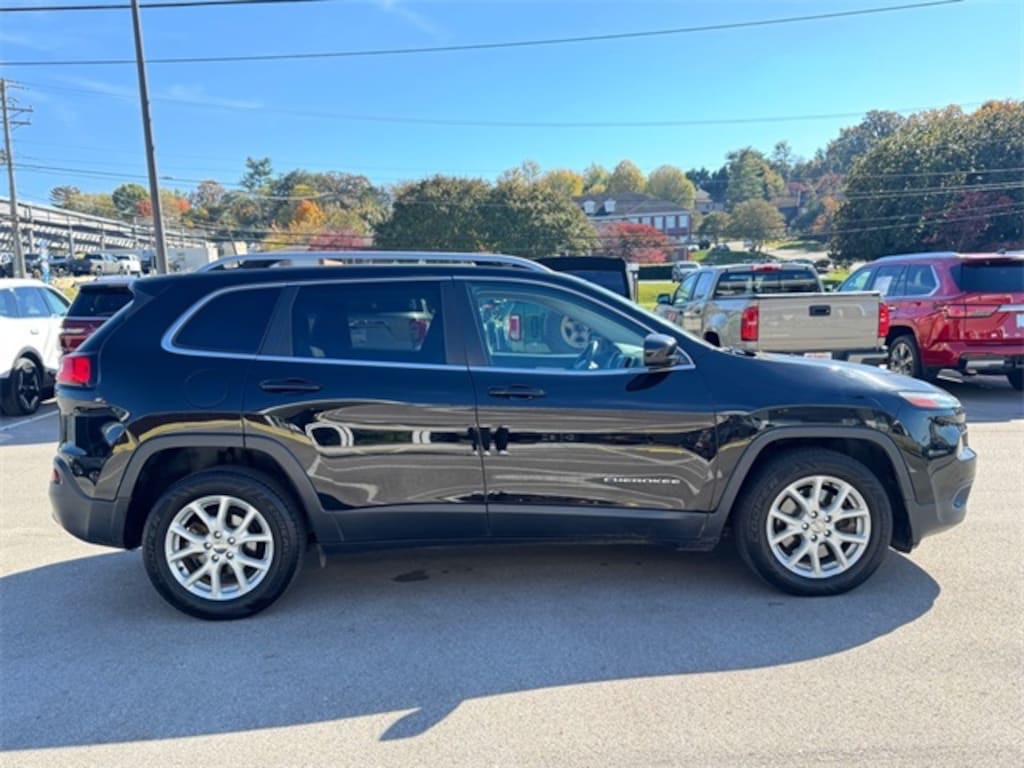 Used 2018 Jeep Cherokee Latitude Plus FWD SUV