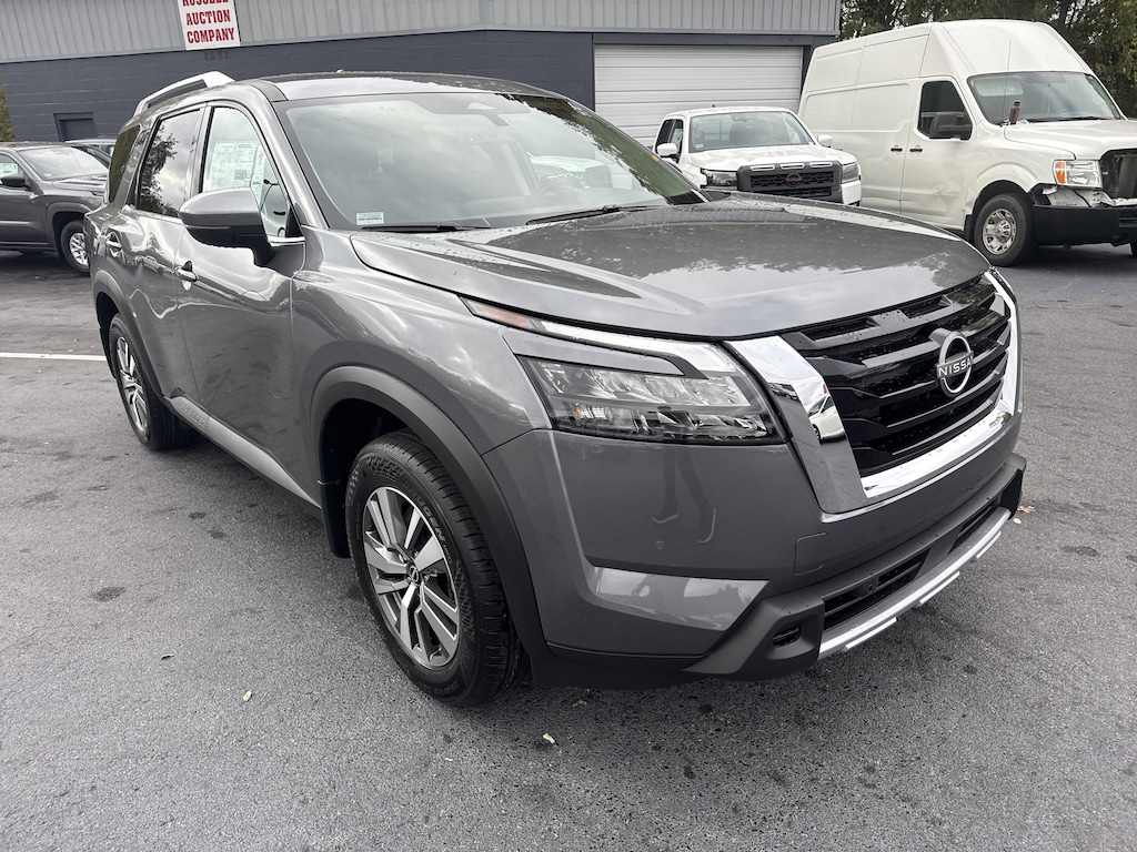 New 2025 Nissan Pathfinder SL SUV