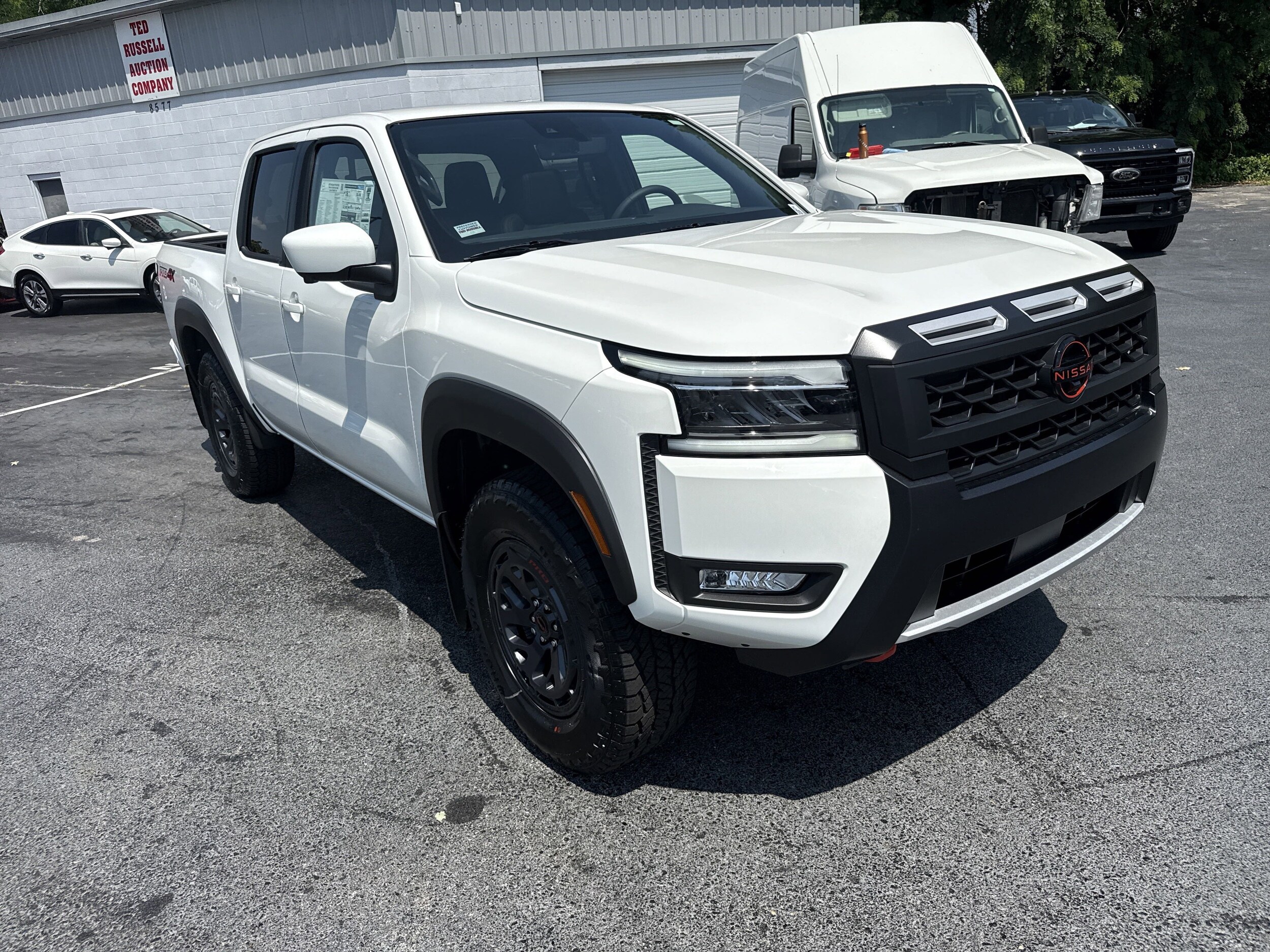 2025 Nissan Frontier PRO-4X photo 3