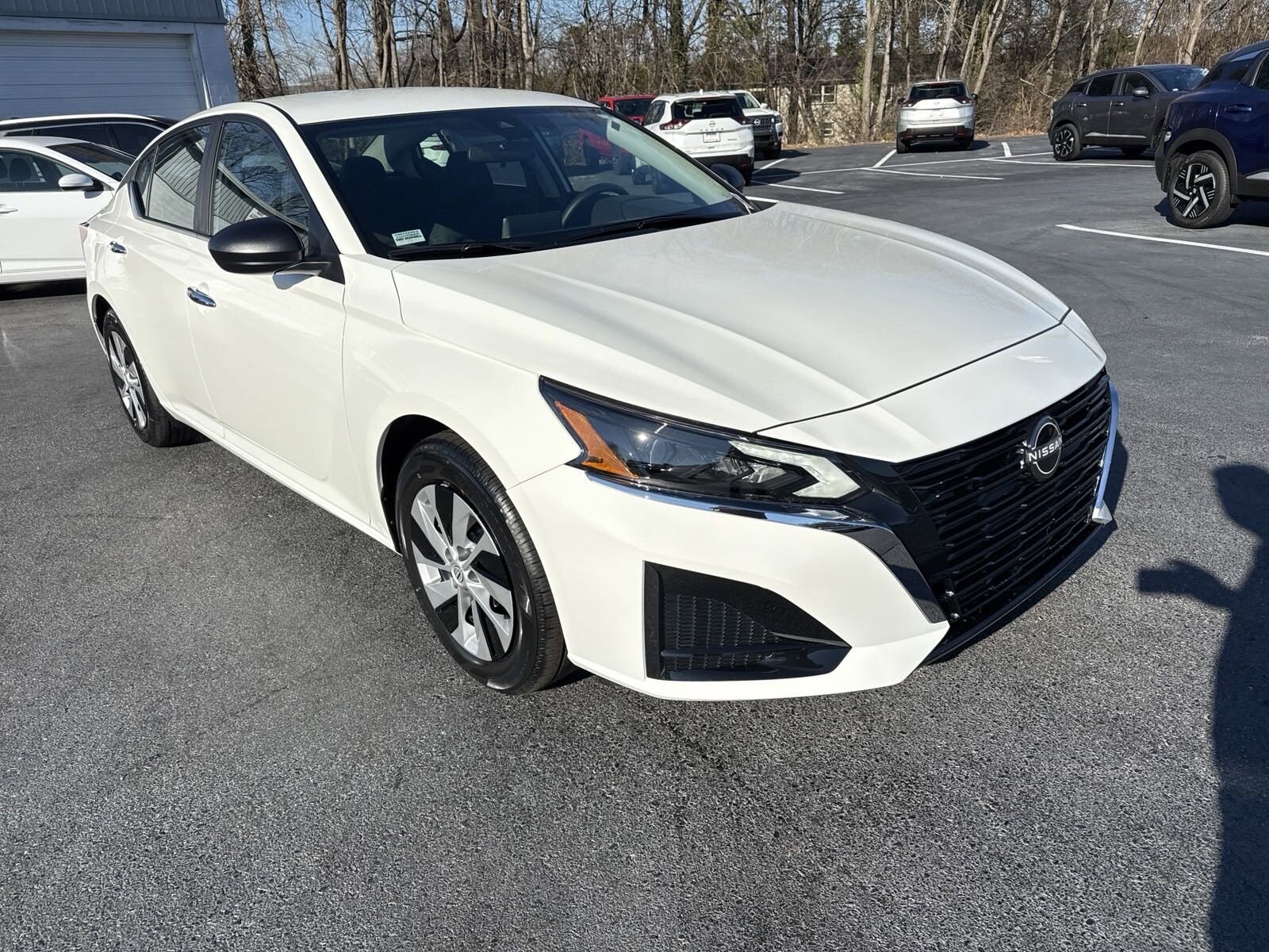 2025 Nissan Altima S photo 3