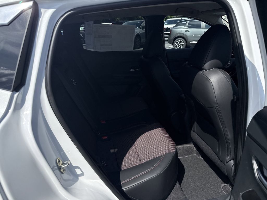 2025 Nissan Kicks SR - Photo 18