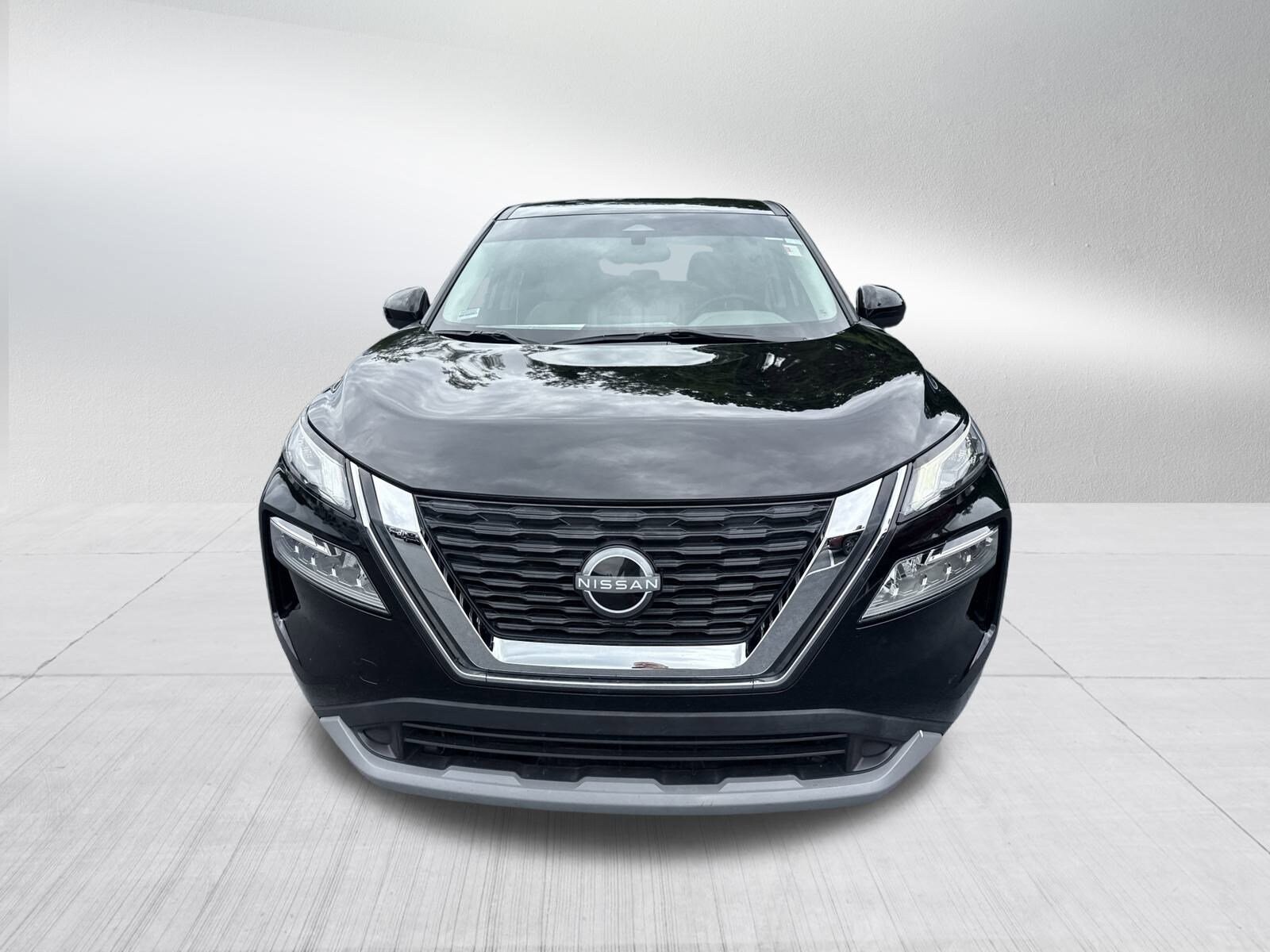 2023 Nissan Rogue SV photo 2