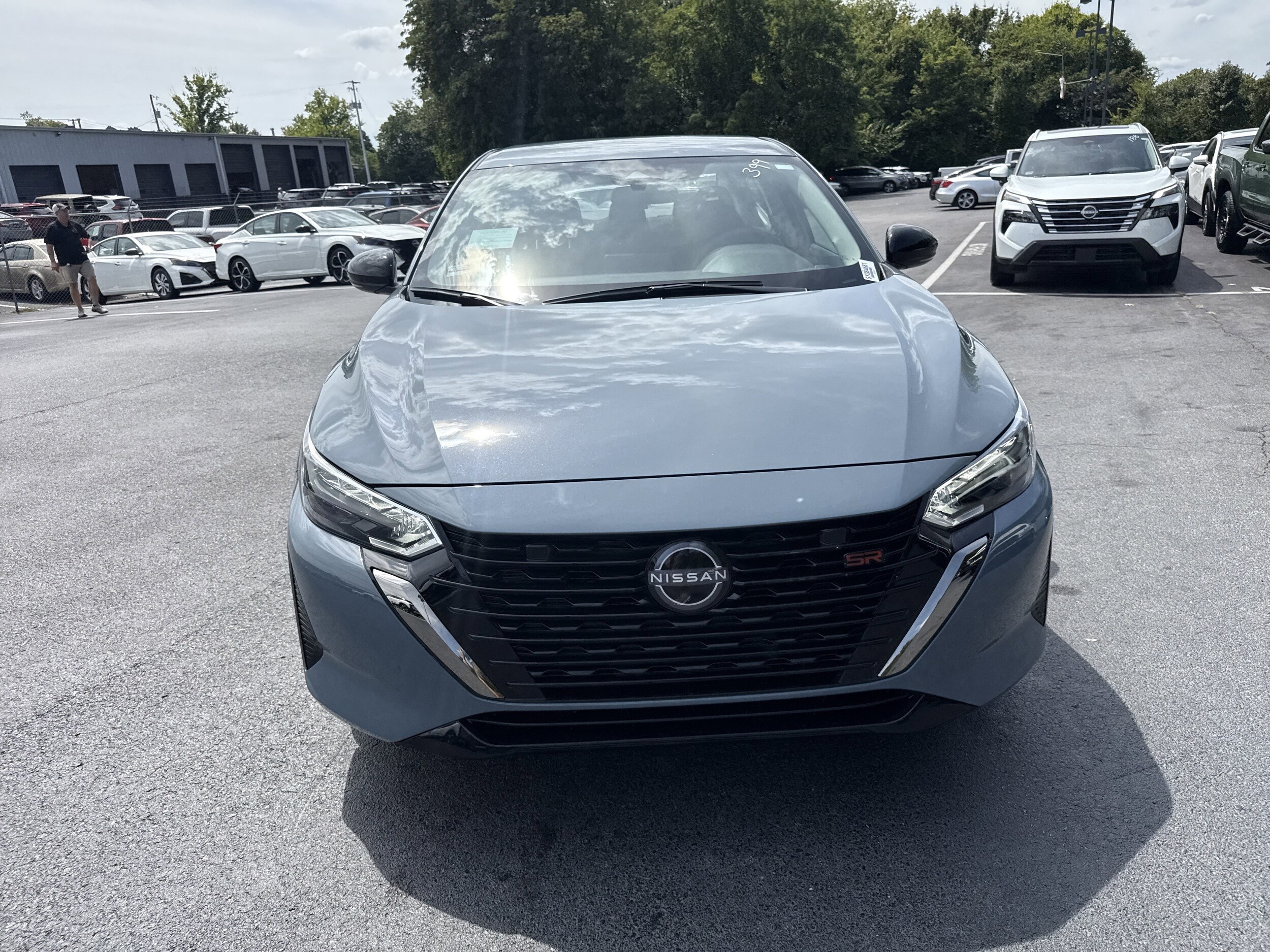 2025 Nissan Sentra SR photo 2