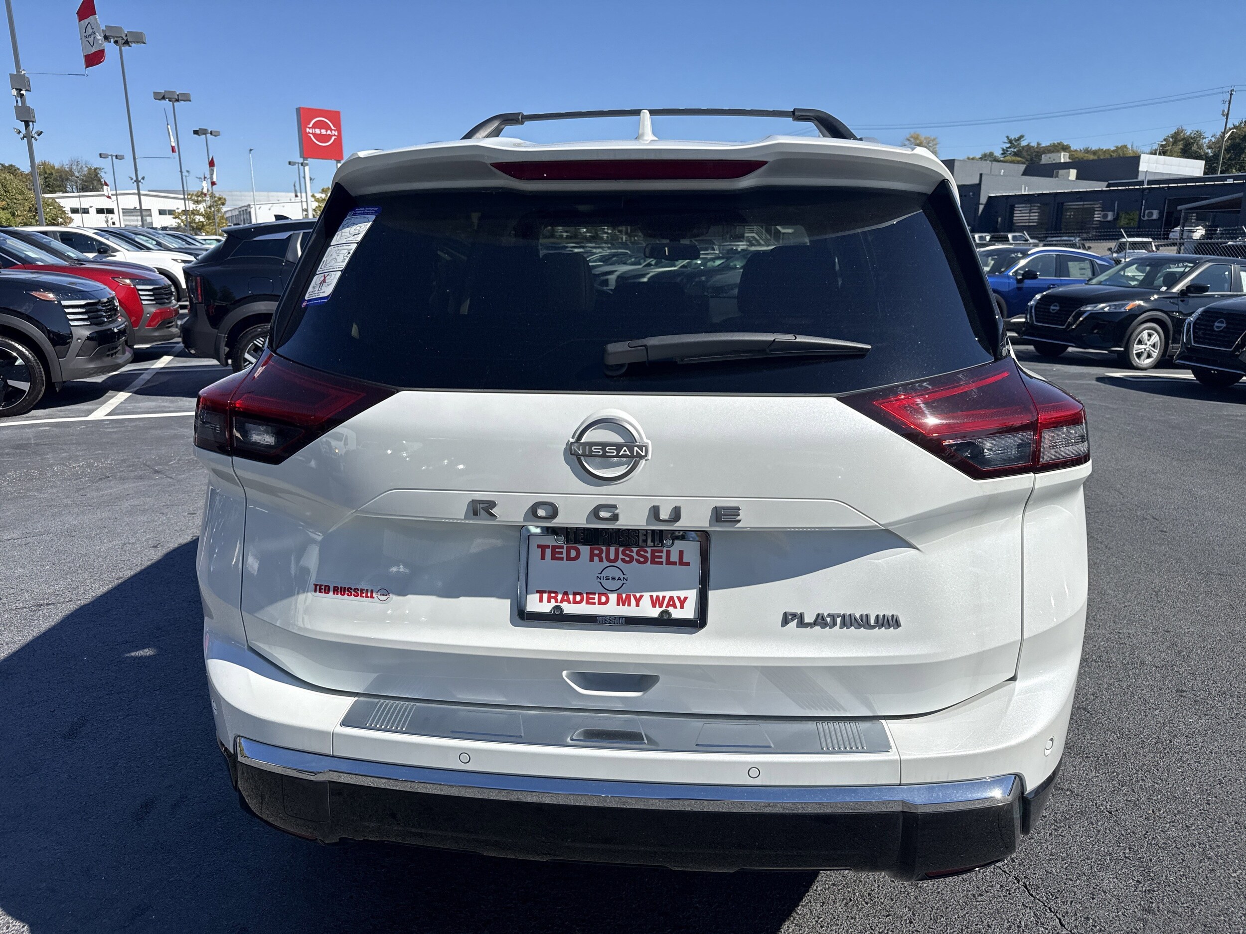 2025 Nissan Rogue Platinum photo 4