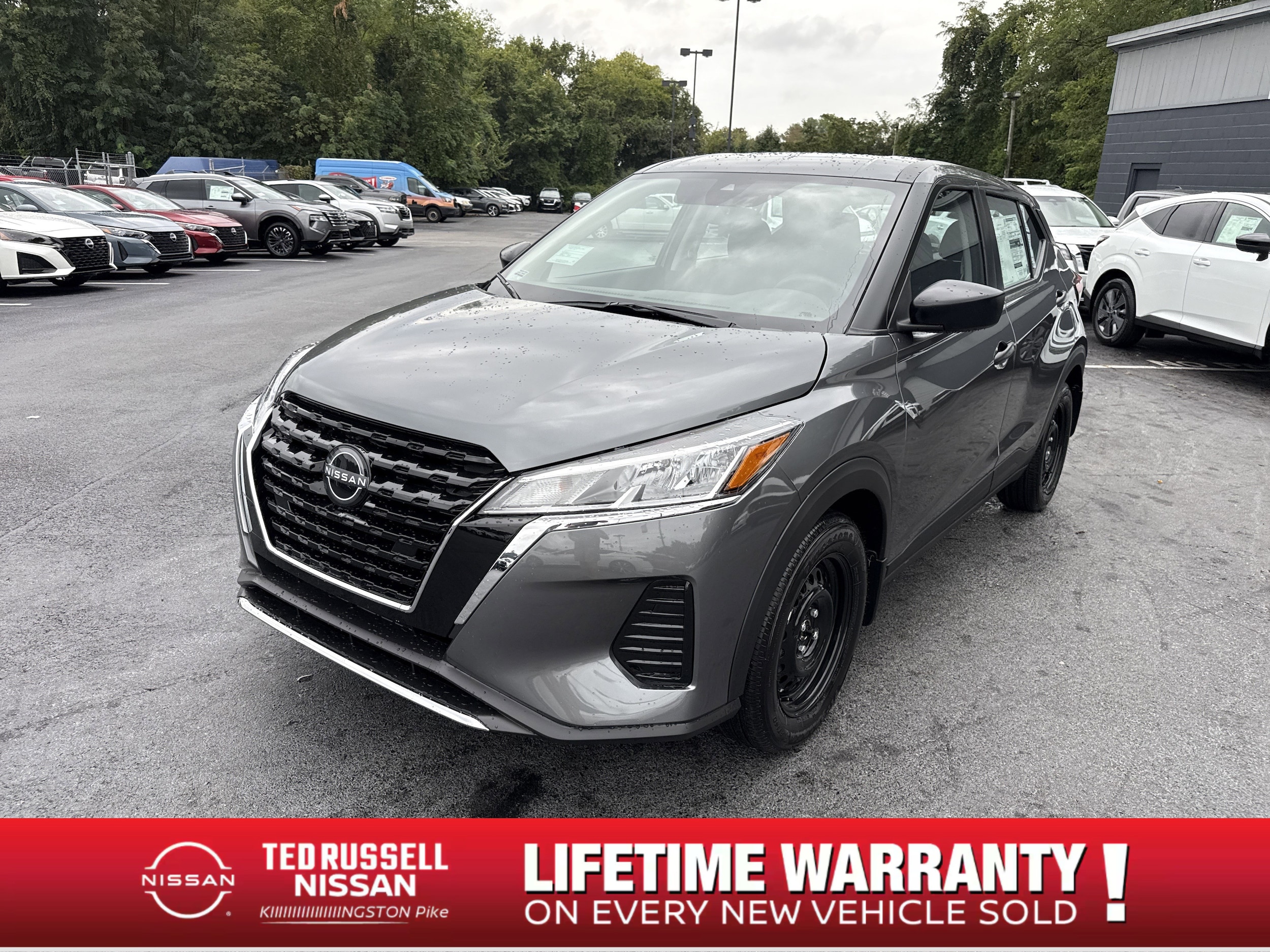 2025 Nissan KICKS PLAY Base