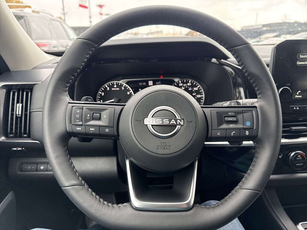 New 2025 Nissan Pathfinder SL SUV