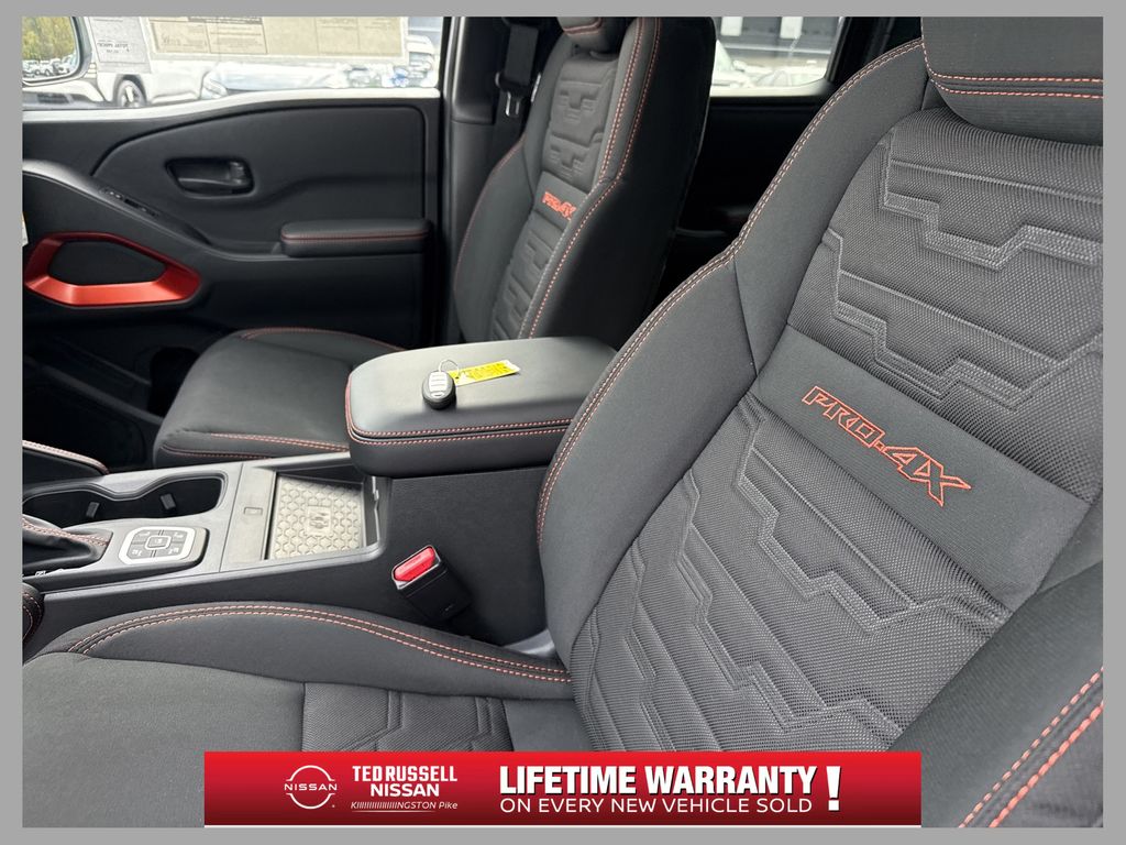 2026 Nissan Frontier PRO-4X's photo