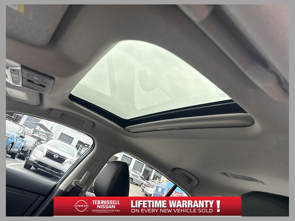 New 2025 Nissan Sentra SR Sedan