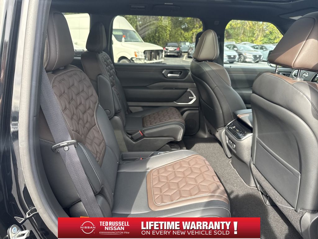 2026 Nissan Armada Platinum - Photo 18