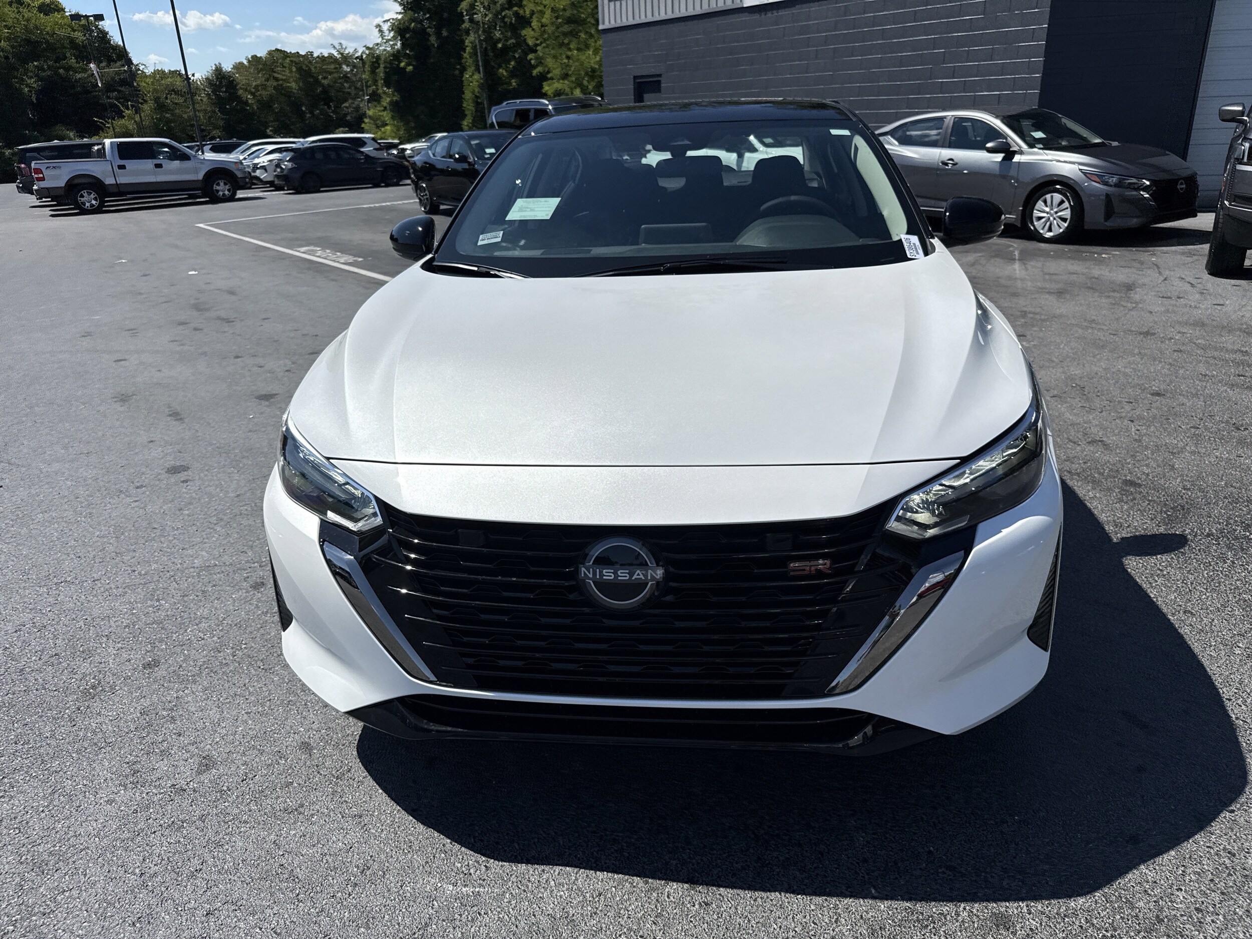 2025 Nissan Sentra SR photo 2