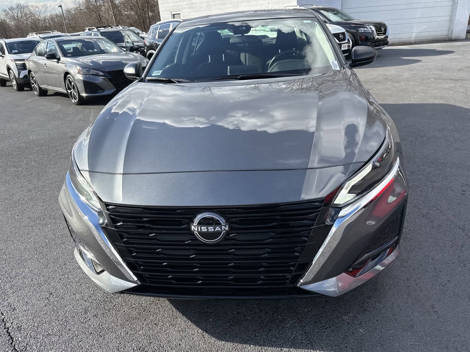 2025 Nissan Altima S photo 2
