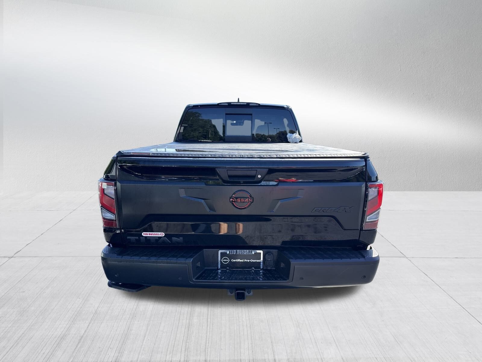 2023 Nissan Titan PRO-4X photo 4