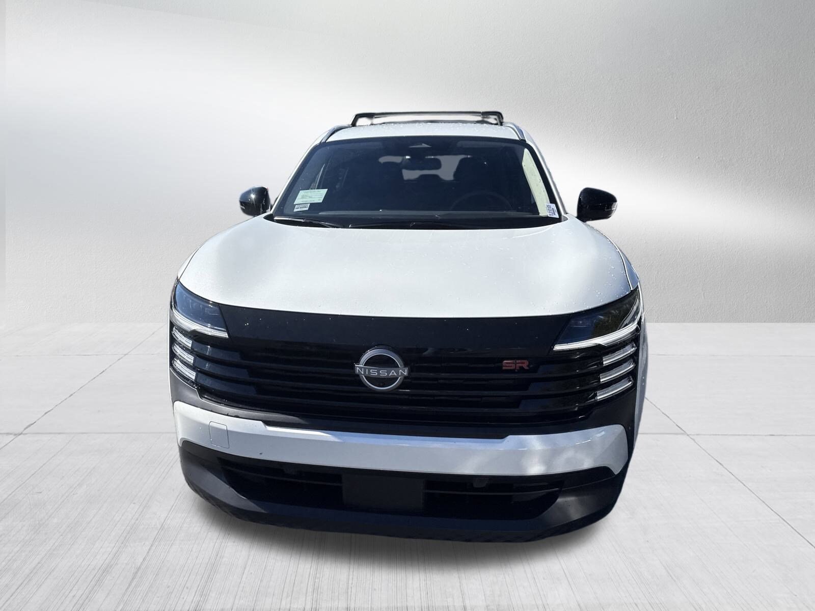 2026 Nissan Kicks SR photo 2