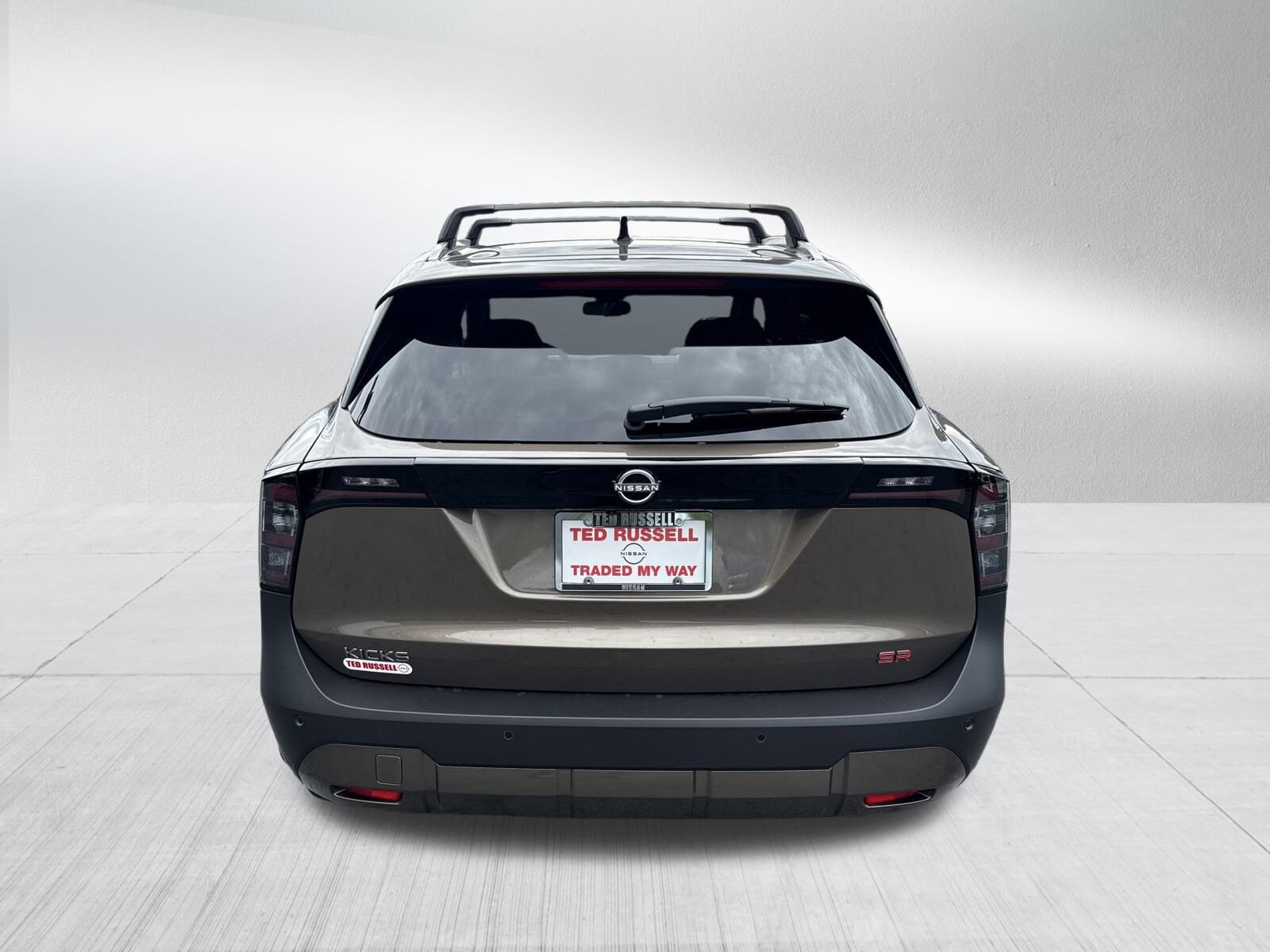 2026 Nissan Kicks SR photo 4