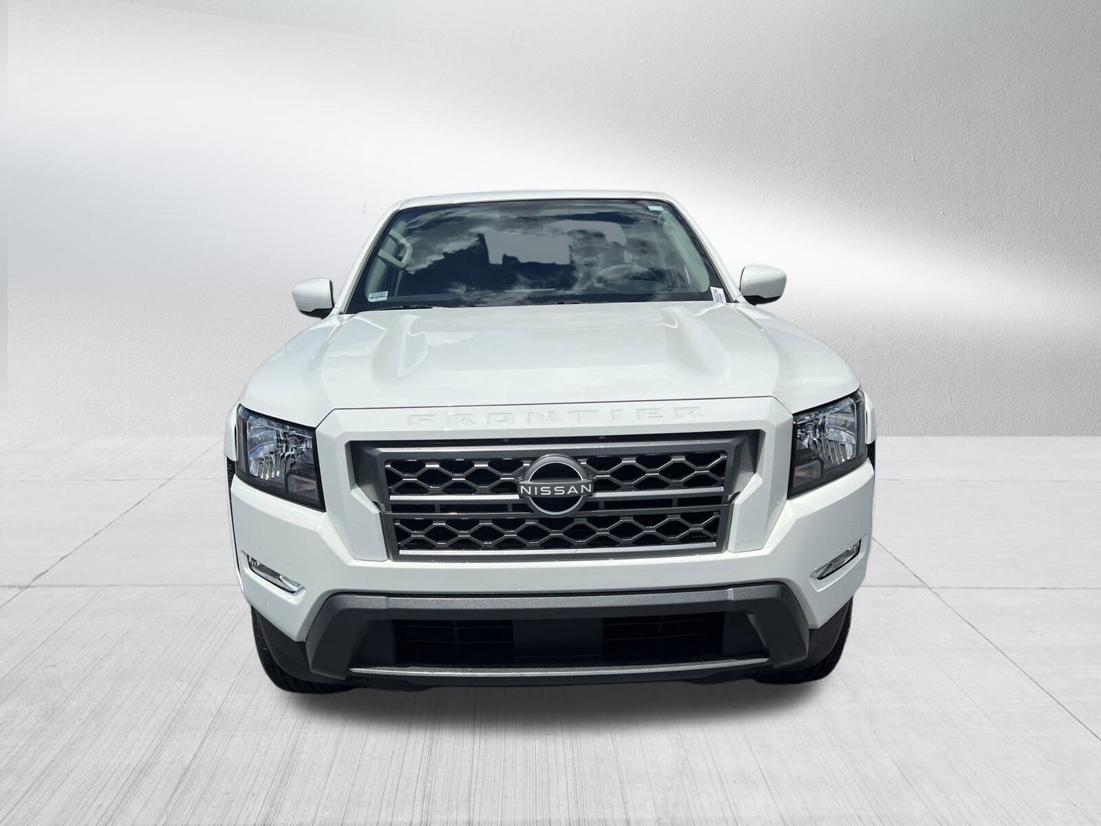 2024 Nissan Frontier SV photo 2