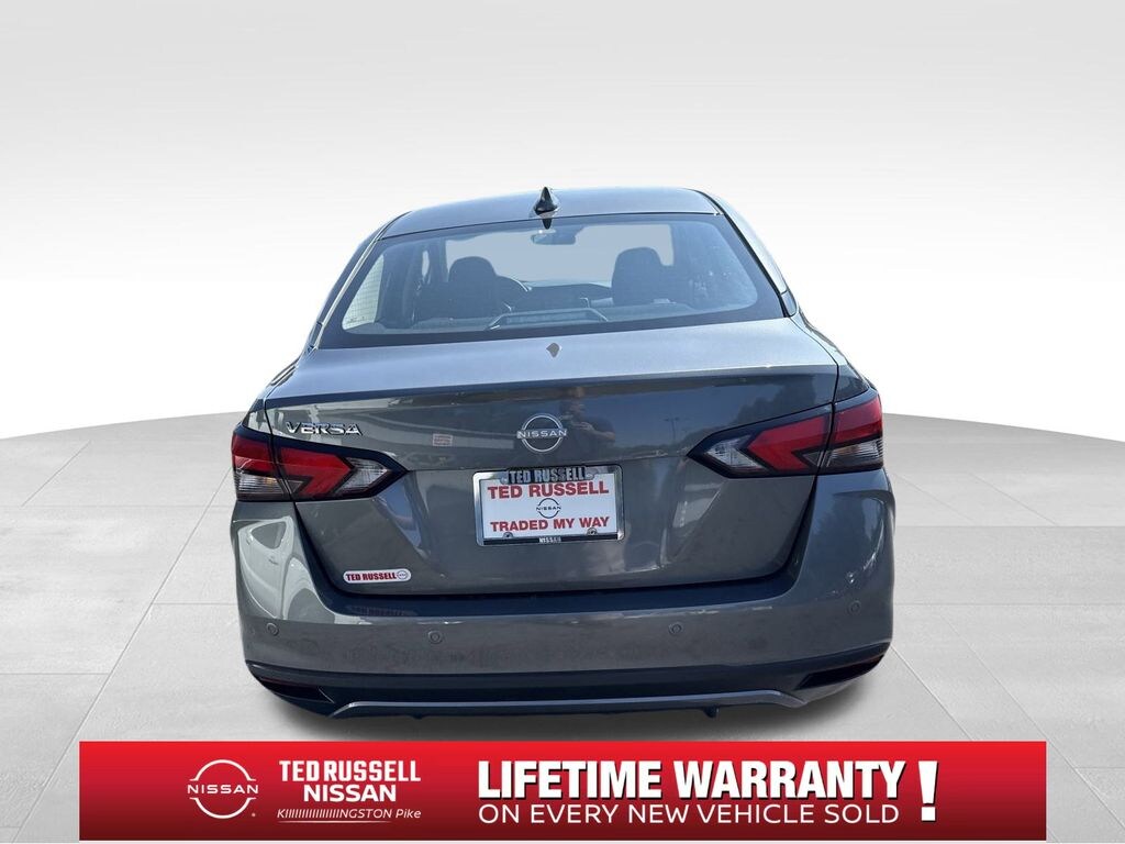 New 2025 Nissan Versa 1.6 SV Sedan