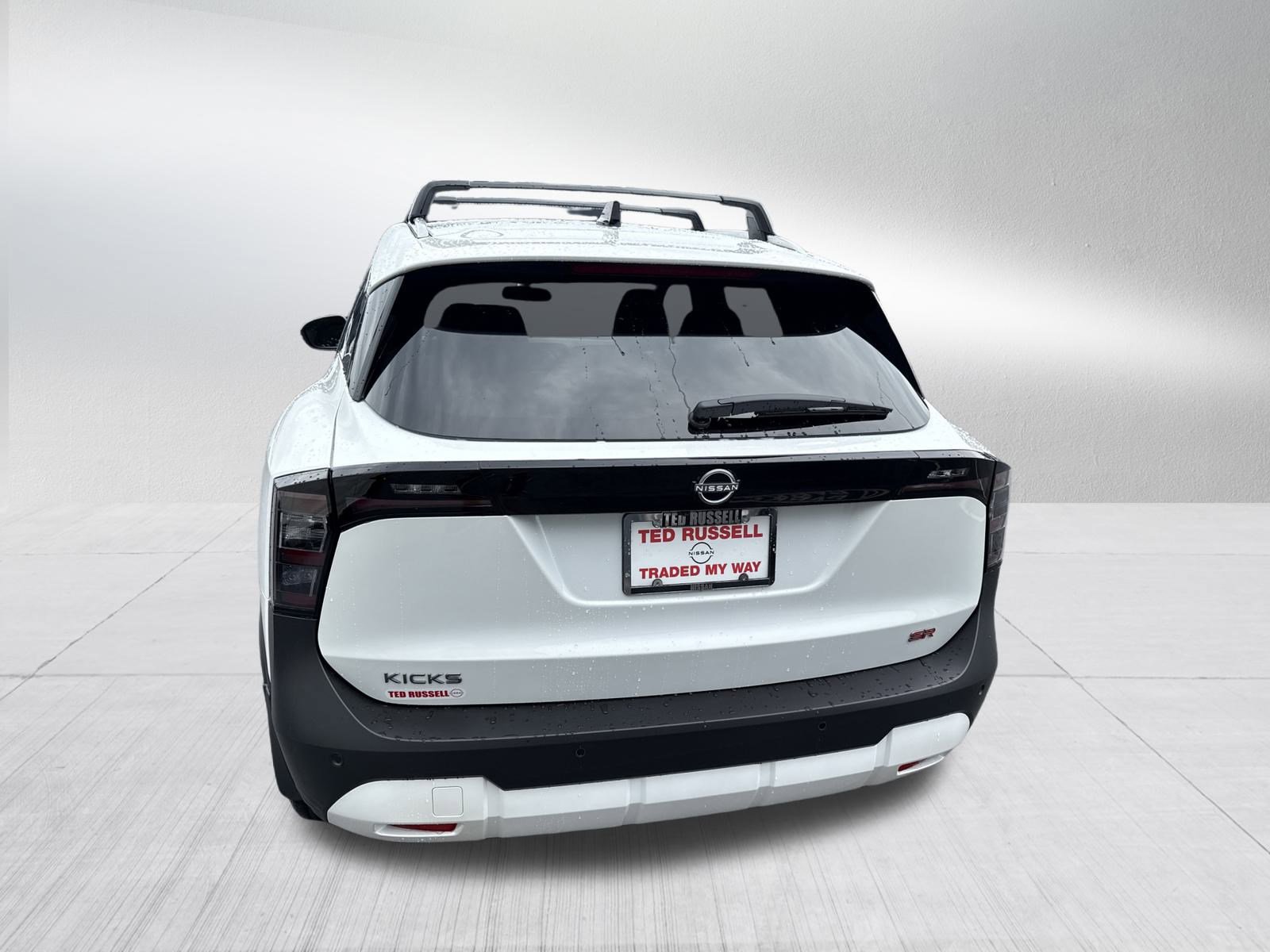 2026 Nissan Kicks SR photo 4