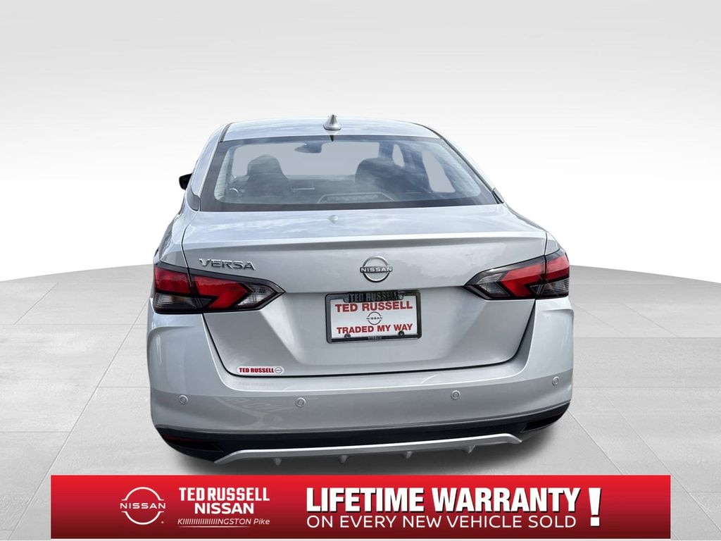 New 2025 Nissan Versa 1.6 SV Sedan