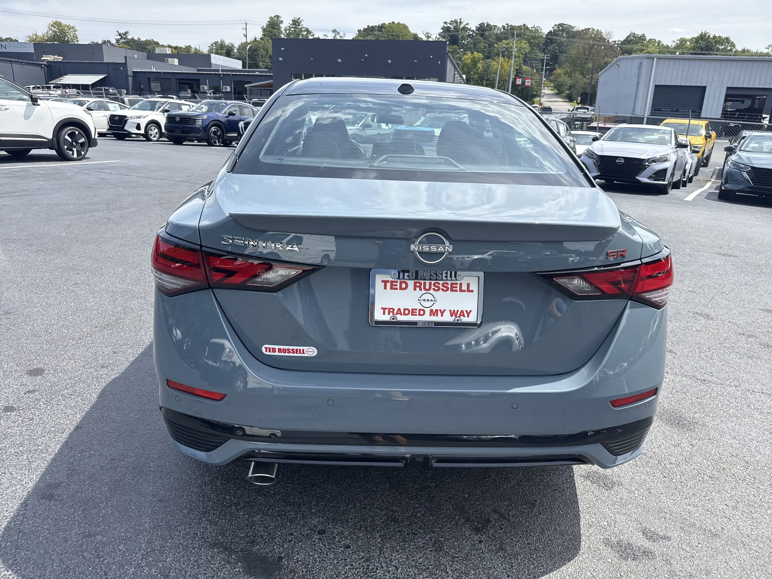 2025 Nissan Sentra SR photo 3