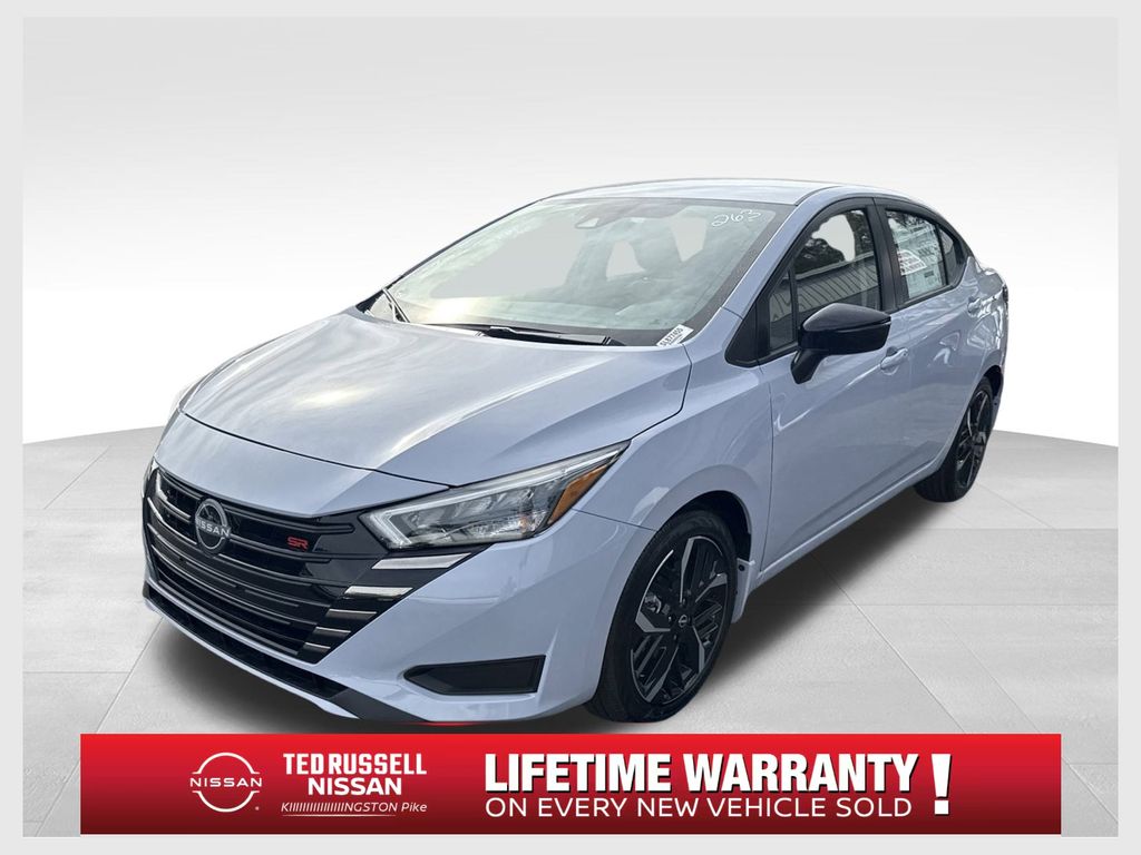 2025 Nissan Versa SR's photo