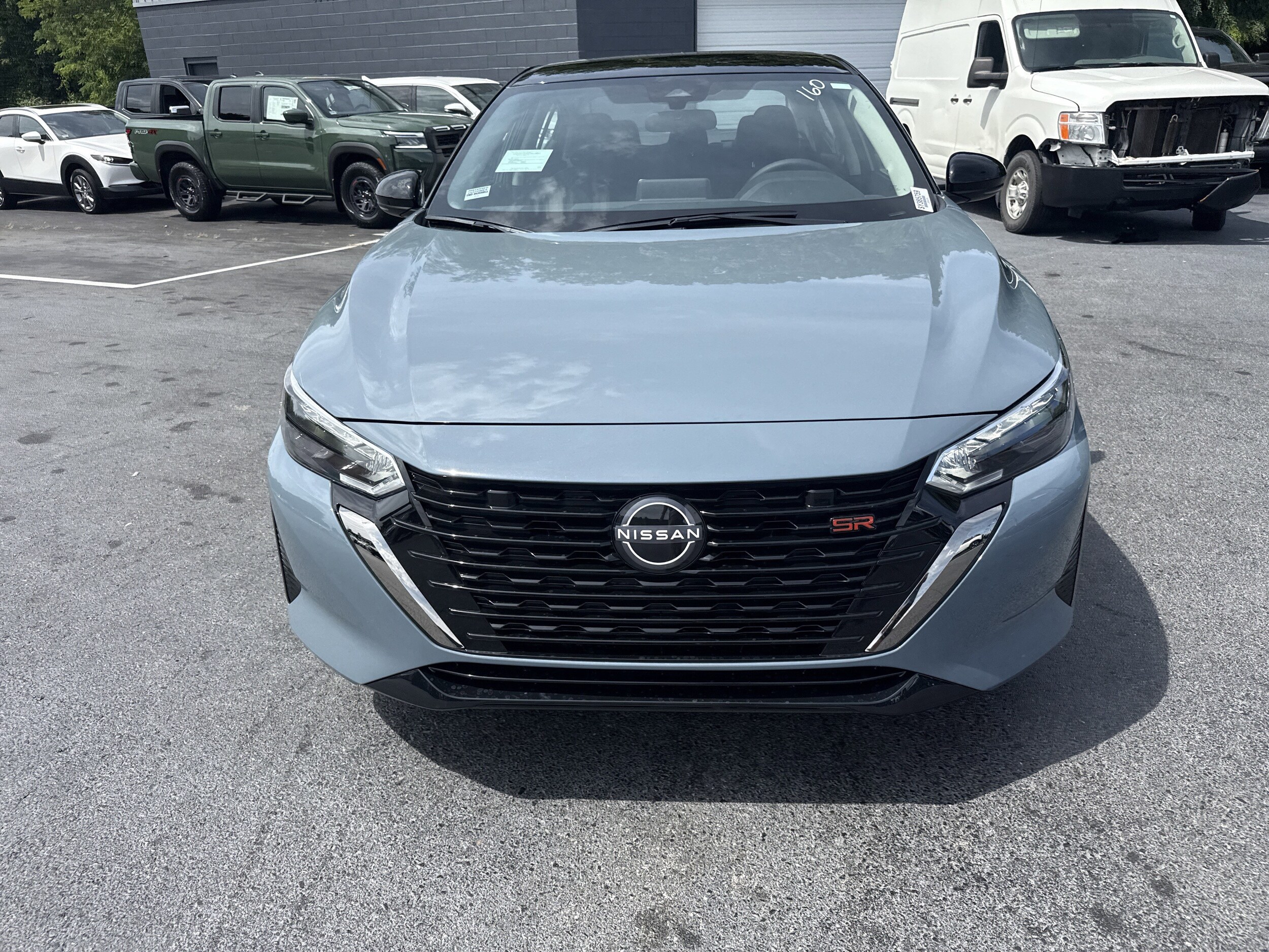 2025 Nissan Sentra SR photo 2