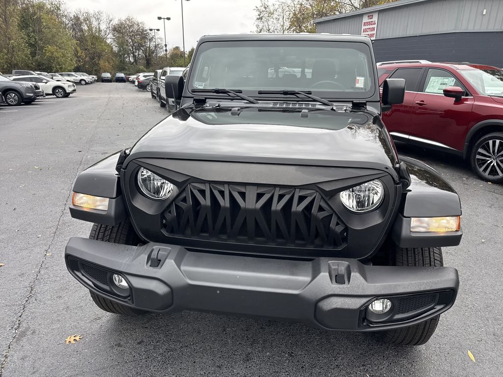 2022 Jeep Gladiator Altitude photo 2