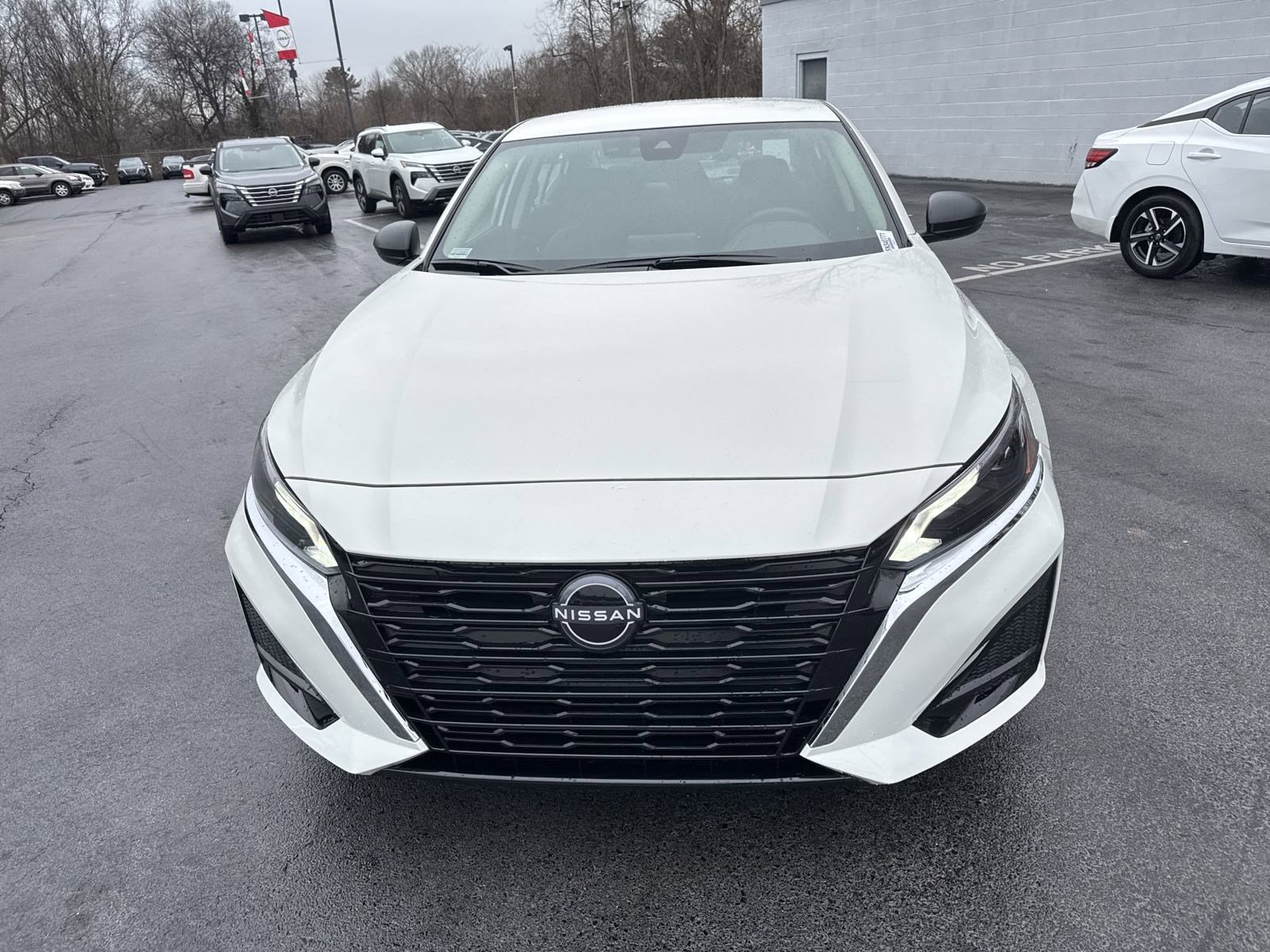 2025 Nissan Altima S photo 2