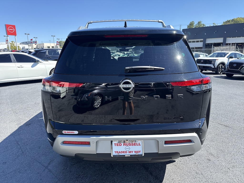 New 2025 Nissan Pathfinder SL SUV