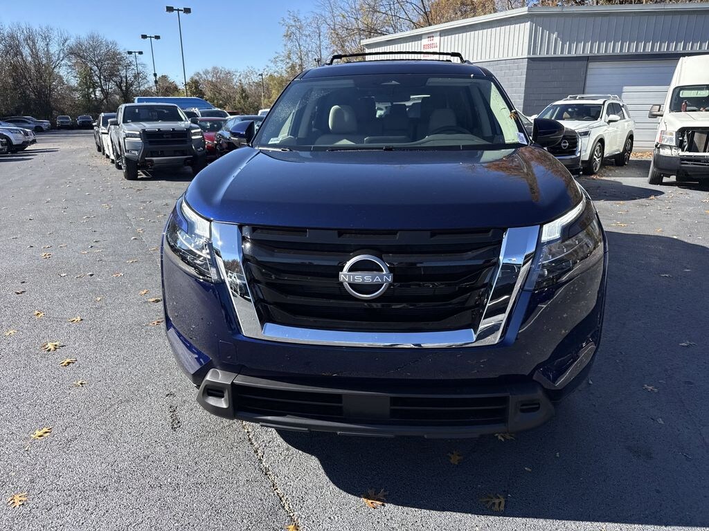 New 2025 Nissan Pathfinder SV SUV