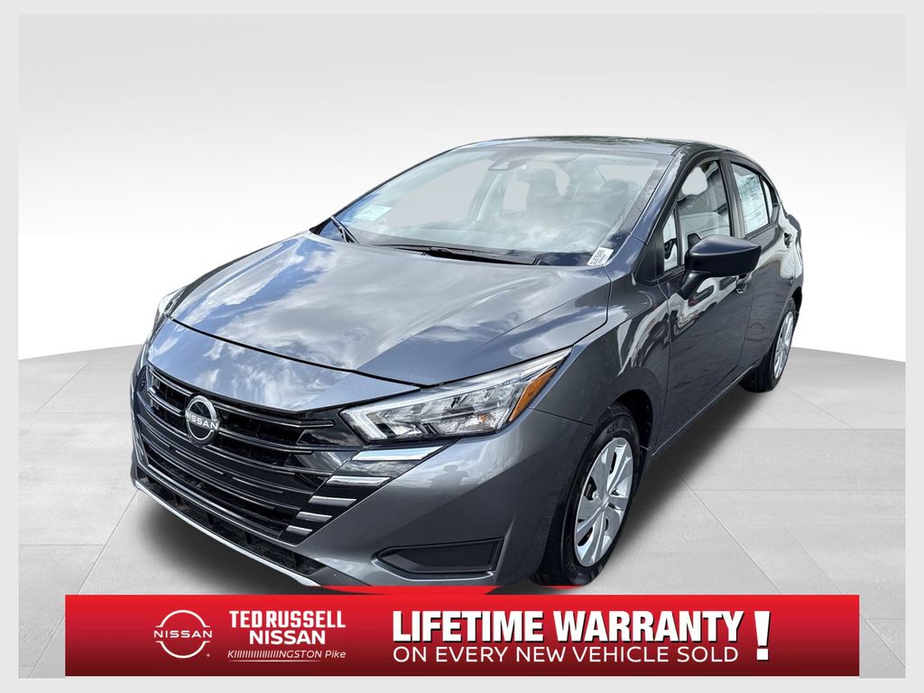2025 Nissan Versa S's photo