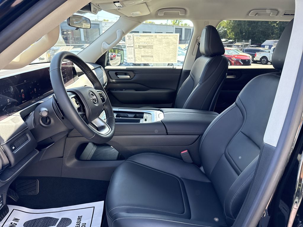 2025 Nissan Armada SV - Photo 15