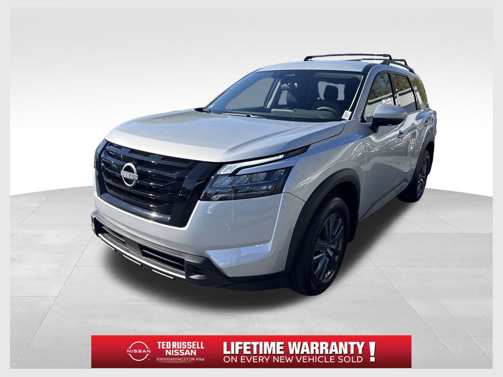 2025 Nissan Pathfinder SV's photo