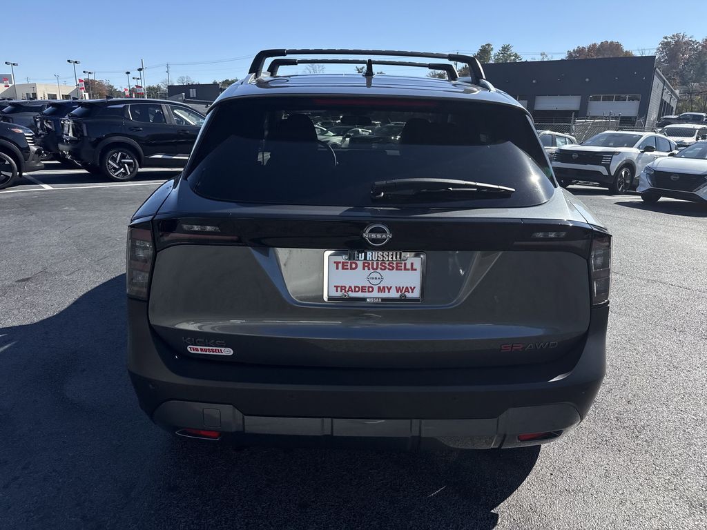 2026 Nissan Kicks SR photo 3
