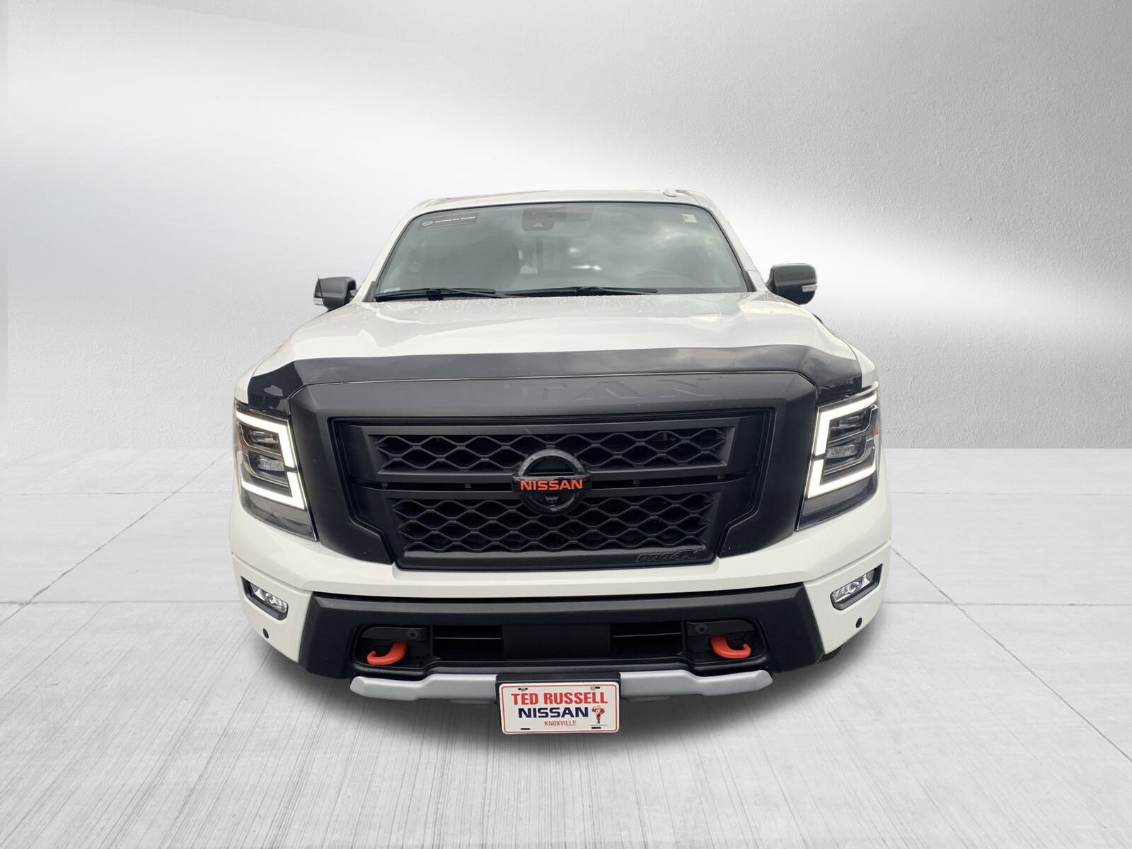 2021 Nissan Titan PRO-4X photo 2