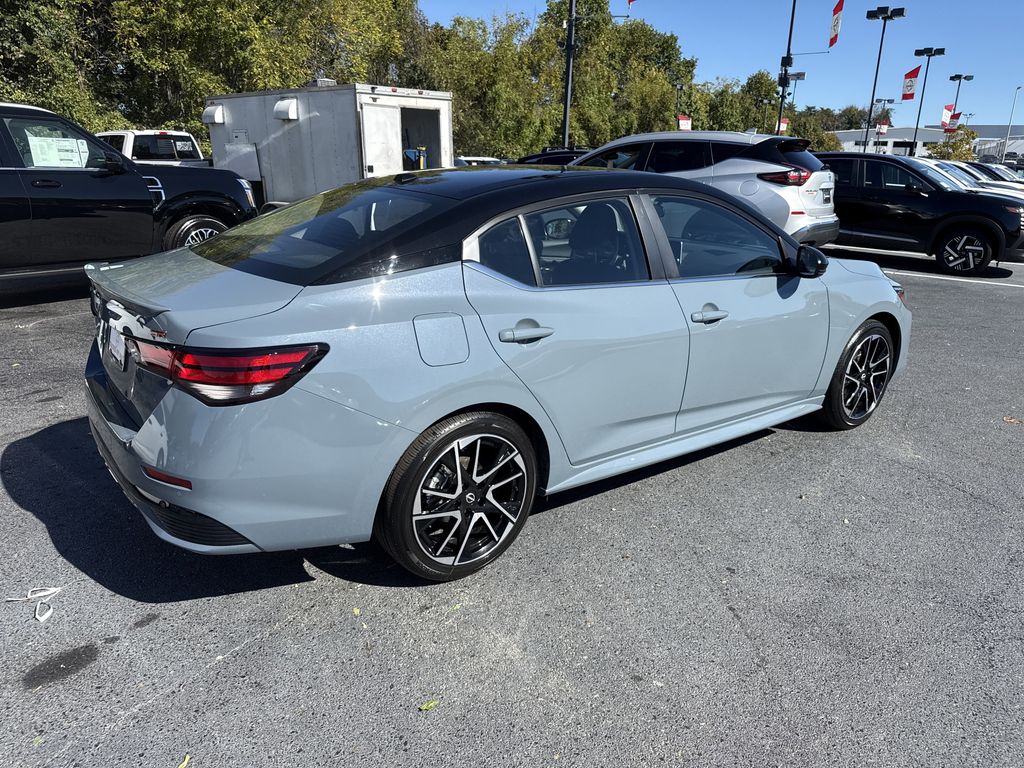 2025 Nissan Sentra SR - Photo 8
