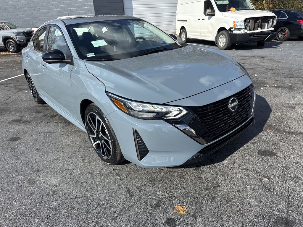 2025 Nissan Sentra SR photo 3