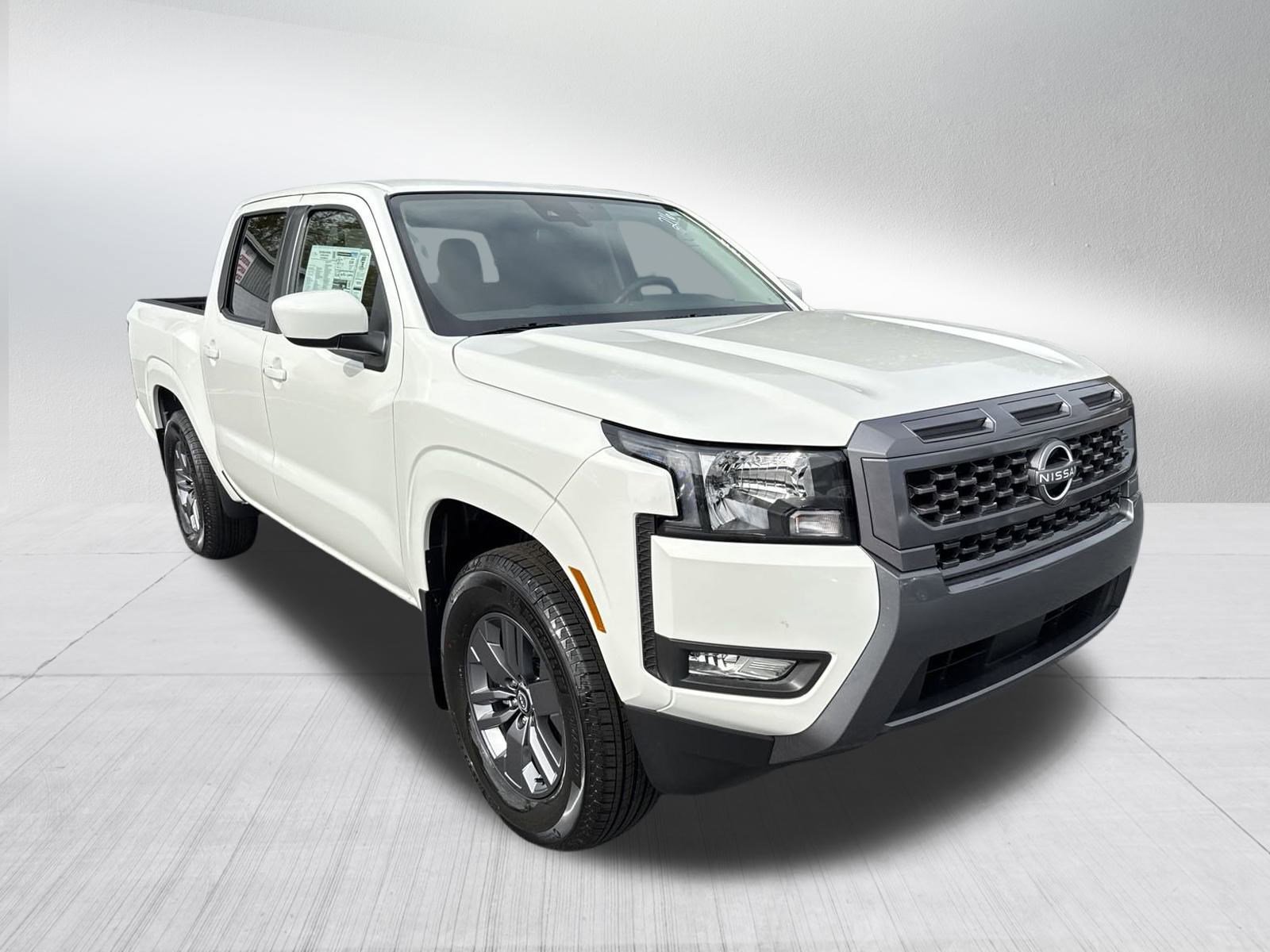2025 Nissan Frontier SV photo 3