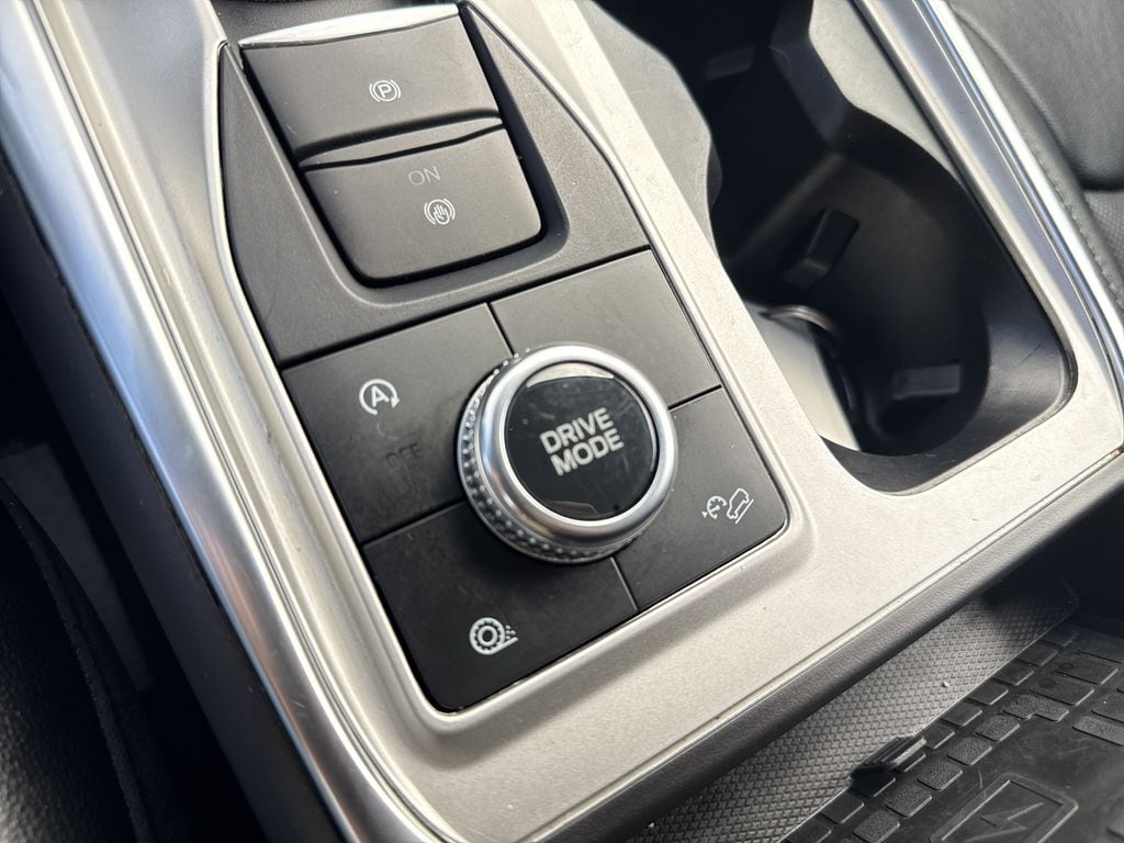 2024 Ford Explorer Limited's photo